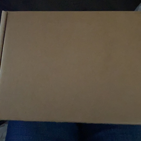 SOLD ON M3rcari - Picture 5 of 5